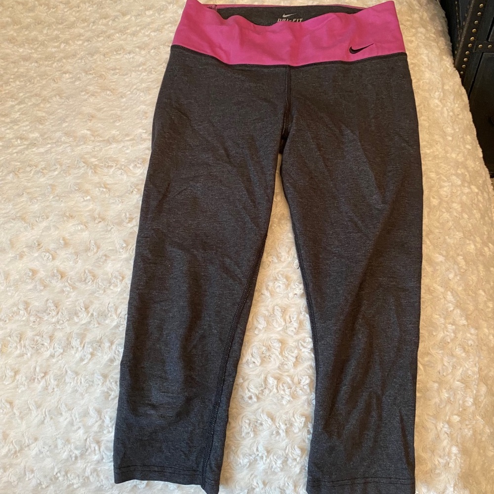 Nike Athletic Capri Leggings